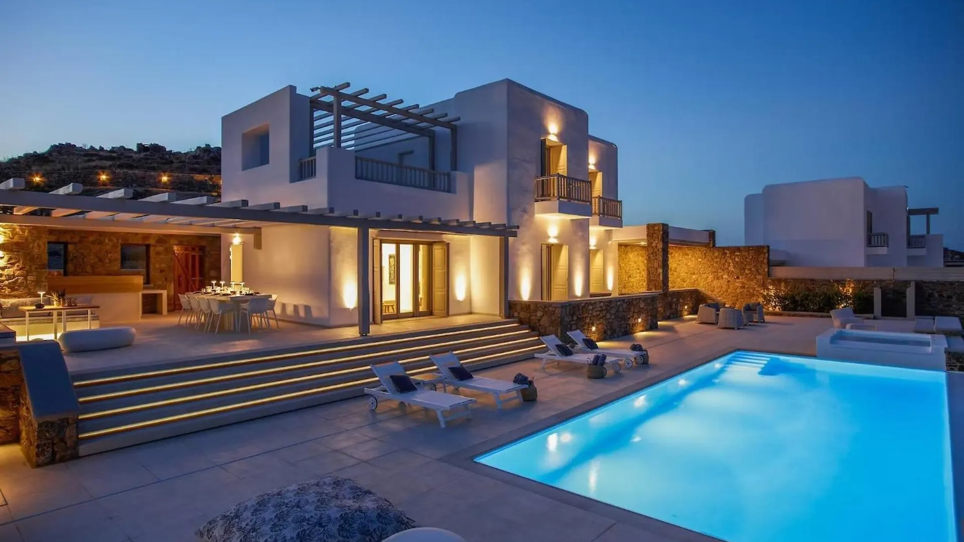 Nice Villa At Kalafatis Beach